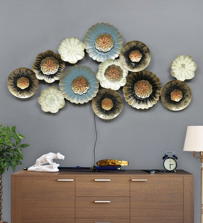 Luxurious Metal wall art zara with LED